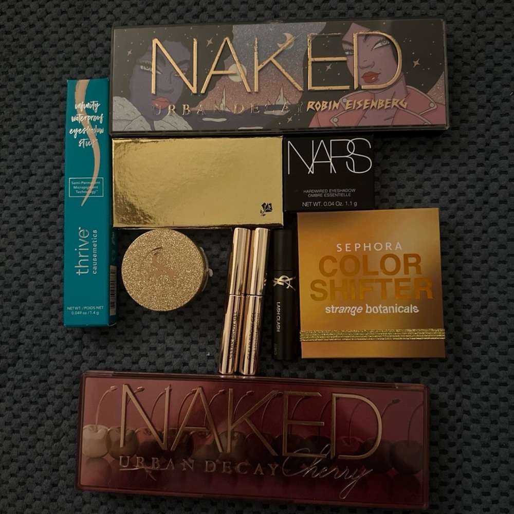 Makeup bundle